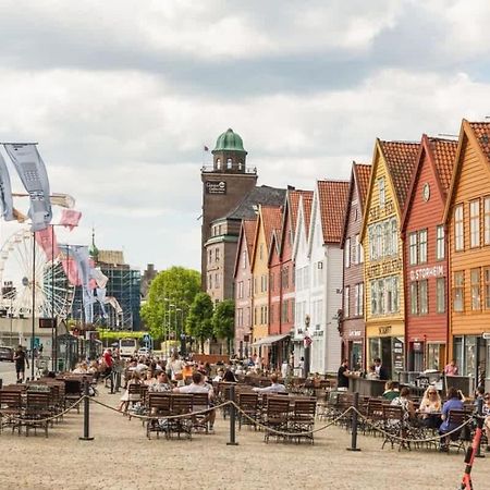 Dinbnb Apartments I Historical Two-Floor Apartment With Rooftop Panorama I 1645 Heritage Bergen Exterior photo
