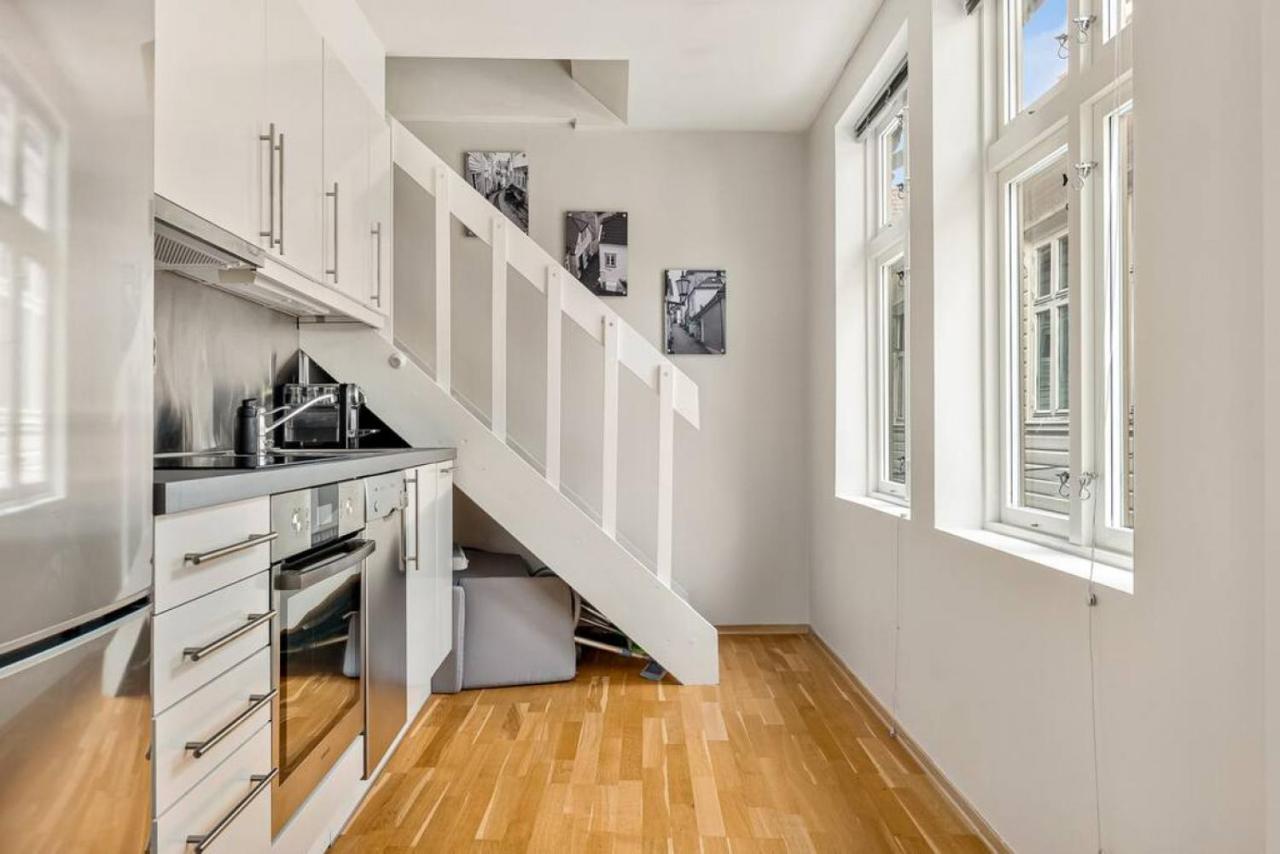 Dinbnb Apartments I Historical Two-Floor Apartment With Rooftop Panorama I 1645 Heritage Bergen Exterior photo
